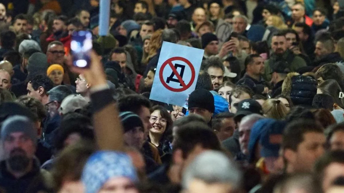 Протест за 100% машини събира недоволните пред парламентаКоалицията Продължаваме промяната