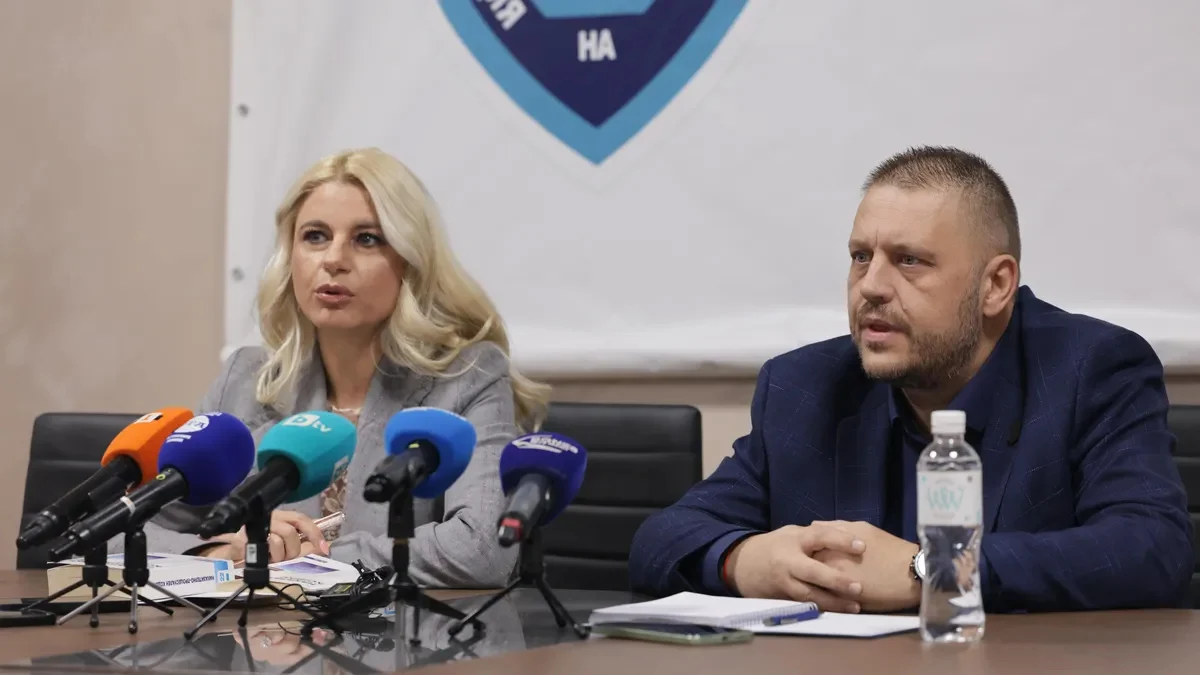 Извършителите са действащи служители в охранителния сектор, дегизирани като строителиВътрешен