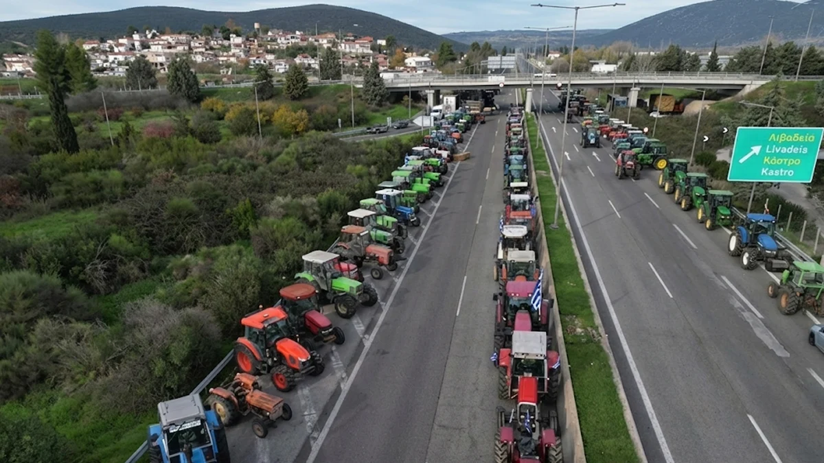 Ултиматум към Мицотакис изтича в сряда, спират движението по всички
