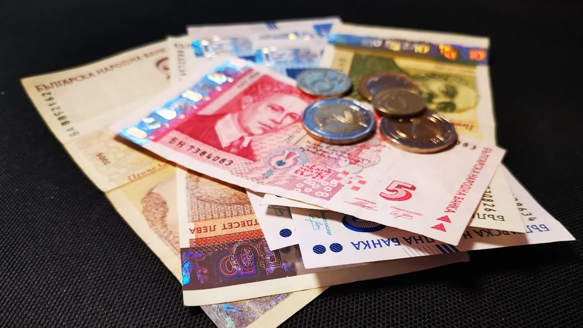 Българите губят около 5% от стойността на парите си заради