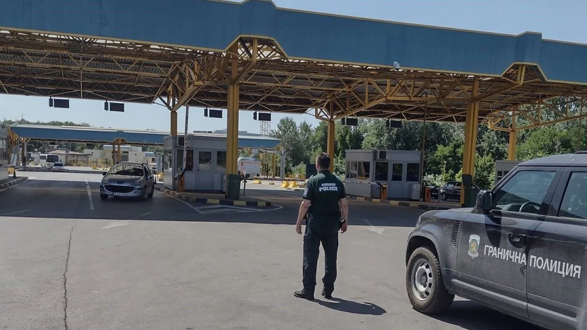 Две мулета с близо 50 000 лева бяха заловени на