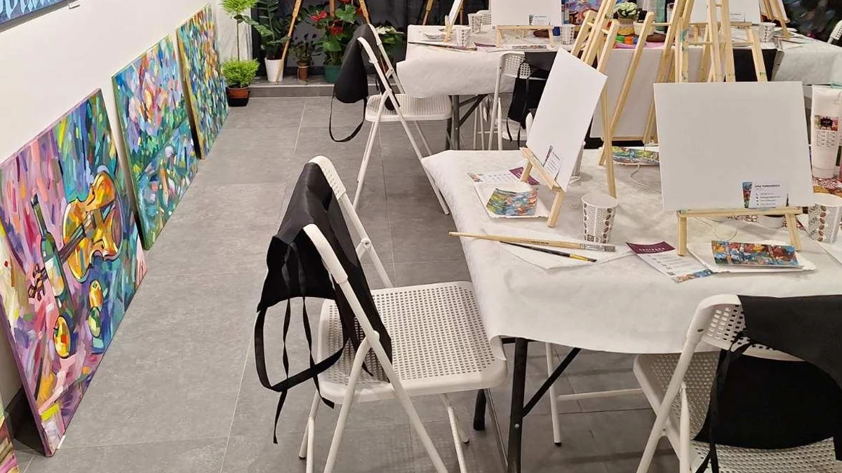 Програмата на Арт галерия 7 включва занимания по мозайка и