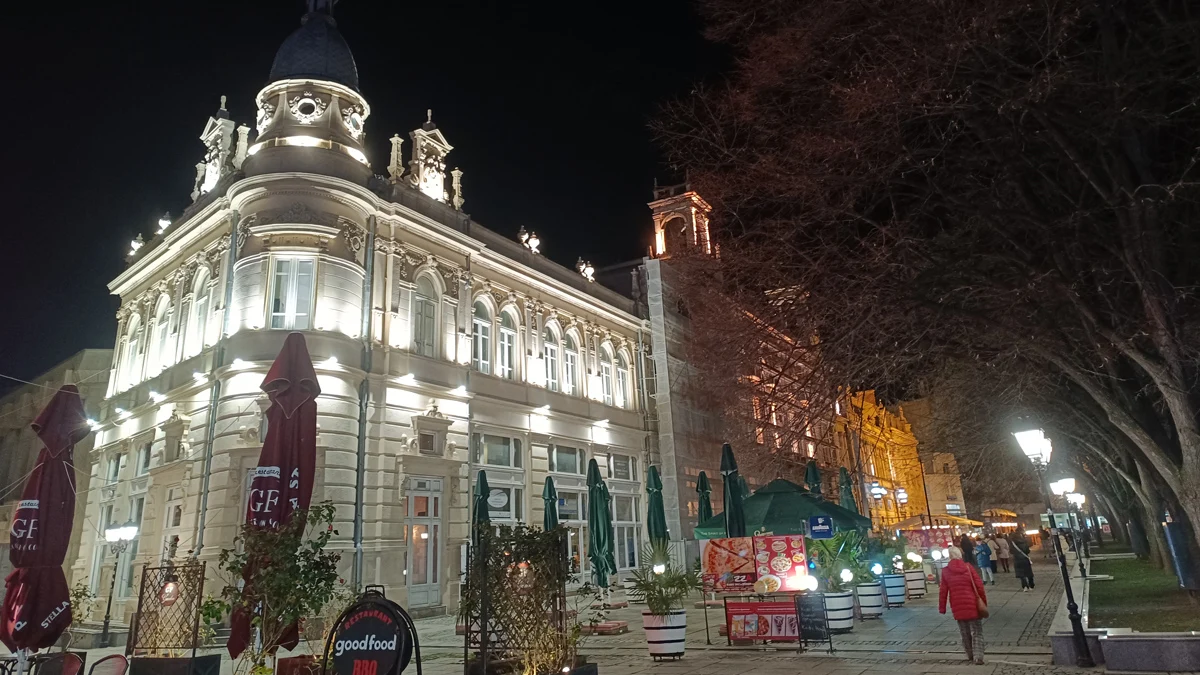 Сатиричният театър и трупата от Плевен допълват програмата на местната