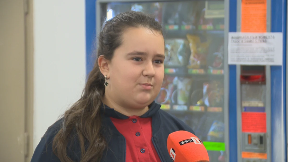 Неуредици принуждават учениците да носят пари и в двете валутиТехнически