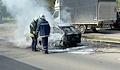 Лек автомобил пламна в движение край Басарбово