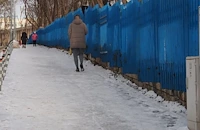 Варна се превърна в ледена пързалка