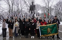 Ученици анализират заветите на Апостола