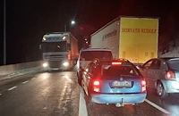 Километрични опашки блокираха Дунав мост