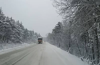 Сняг блокира стотици камиони по пътя за Дунав мост 2