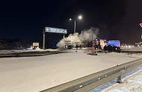 Техническа неизправност е подпалила румънския ТИР на Дунав мост