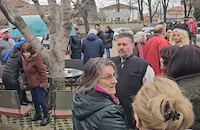 Протест в защита на низвергнат свещеник в Сливен