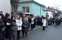 Ученици стоят под ключ заради агресивно поведение на ученик