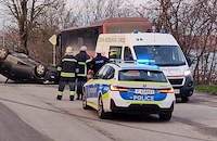 Кола се обърна по таван на булевард „Придунавски“