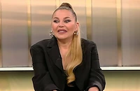 Деси Слава празнува 30 години на сцената