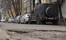 Солта и влагата отвориха ями по русенските улици след снега