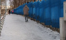 Варна се превърна в ледена пързалка