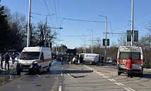 Четири автомобила се удариха на изхода на Враца