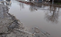 Водният цикъл превърна русенска улица в кално езеро