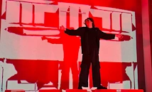 Спектакълът „Осмият цвят“ постави темите за насилието и за силата на доброто