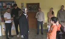 Първият български хуманоиден робот гостува в столично училище