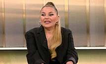 Деси Слава празнува 30 години на сцената