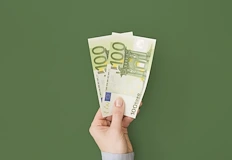 Служители в търговски обект разкриха измамата десет дни по късноРусенка стана