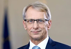 Бившият премиер настоява за международно разследване и оставки на шефовете