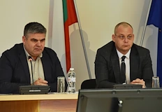 МВР и прокуратурата дължат обяснение защо има 4 гилзи при