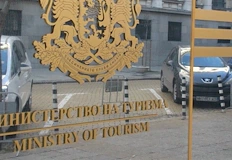 Браншовите организации заплашват с протест срещу политически парашутисти в служебния