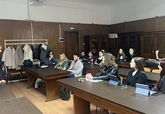 Бившата водеща ще води курс по политическа журналистика след уволнението