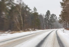 Логистичният сектор плаща цената на забавяниятаДвижението на тежкотоварни автомобили с