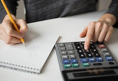 Болниците масово работят на цени под себестойността на услугитеЦените на