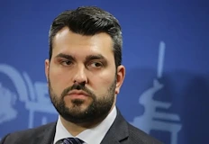 Бившият министър прикрива логистичната военна подготовка зад клишета за ШенгенВ