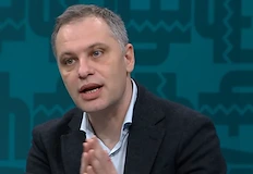 Ограничаването на секциите извън Европейския съюз предизвика политически сблъсъкВреме на