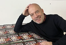 Писателят предлага МОН да плаща билетите и да гарантира по