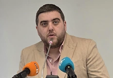 Вицепрезидентът на КНСБ предлага прогресивно опрощаване на дългове при раждане