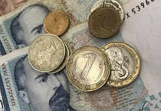 Физическите пари в икономиката намаляха драстично след въвеждането на евротоБлизо