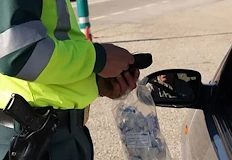 Фалшива проба отнема книжката на жена за близо годинаМайка на