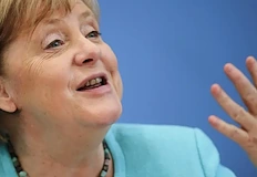 Досиетата на Епстийн разкриват заговор срещу европейските лидери и крипторегулациитеМрачни