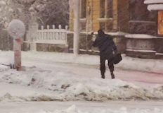 Температурите ще паднат довечера дъждът ще преминава в сняг и