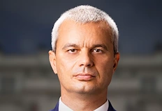 Лидерът на Възраждане обвърза кмета на София и ПП ДБ