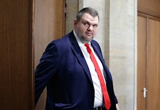Стела Николова разкри фиктивното присъствие на Делян ПеевскиНародният представител Делян