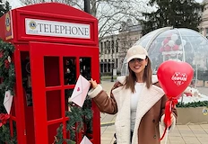 Певицата съчета участията си с емоционална разходка в центъра на