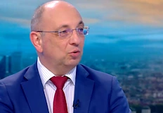 Бившият министър призовава за нулев дефицит но анализатори предупреждават за