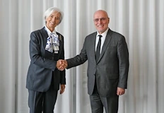 Кристин Лагард приветства българския управител на първото му заседание във