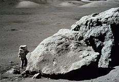 Екипажът ще наблюдава неизследвани кратери по време на 10 дневния