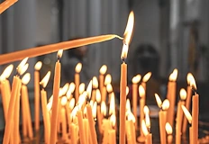 Вярващите слагат месо на трапезата за последен път преди ВеликденПравославните