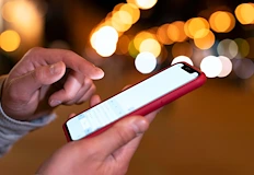 Норвежки доклад разкрива как технологичните гиганти експлоатират потребителите в търсене