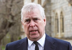 Бившият херцог на Йорк е задържан на фона на скандала