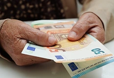 Инвалидните пенсии се изравниха с тези за стаж и възраст